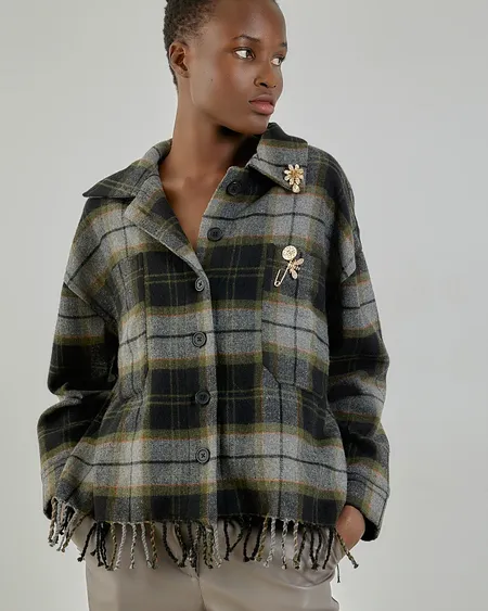 Sobrecamisa De Cuadros Con Flecos Y Alfileres Bsb