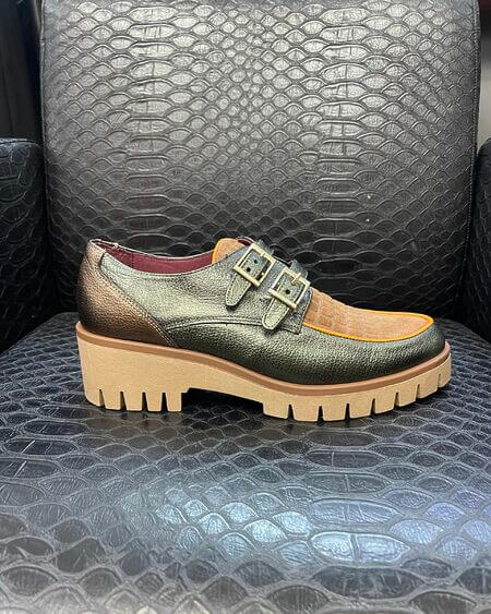 Mocasín Hebillas Piel Suela Track Vitelo