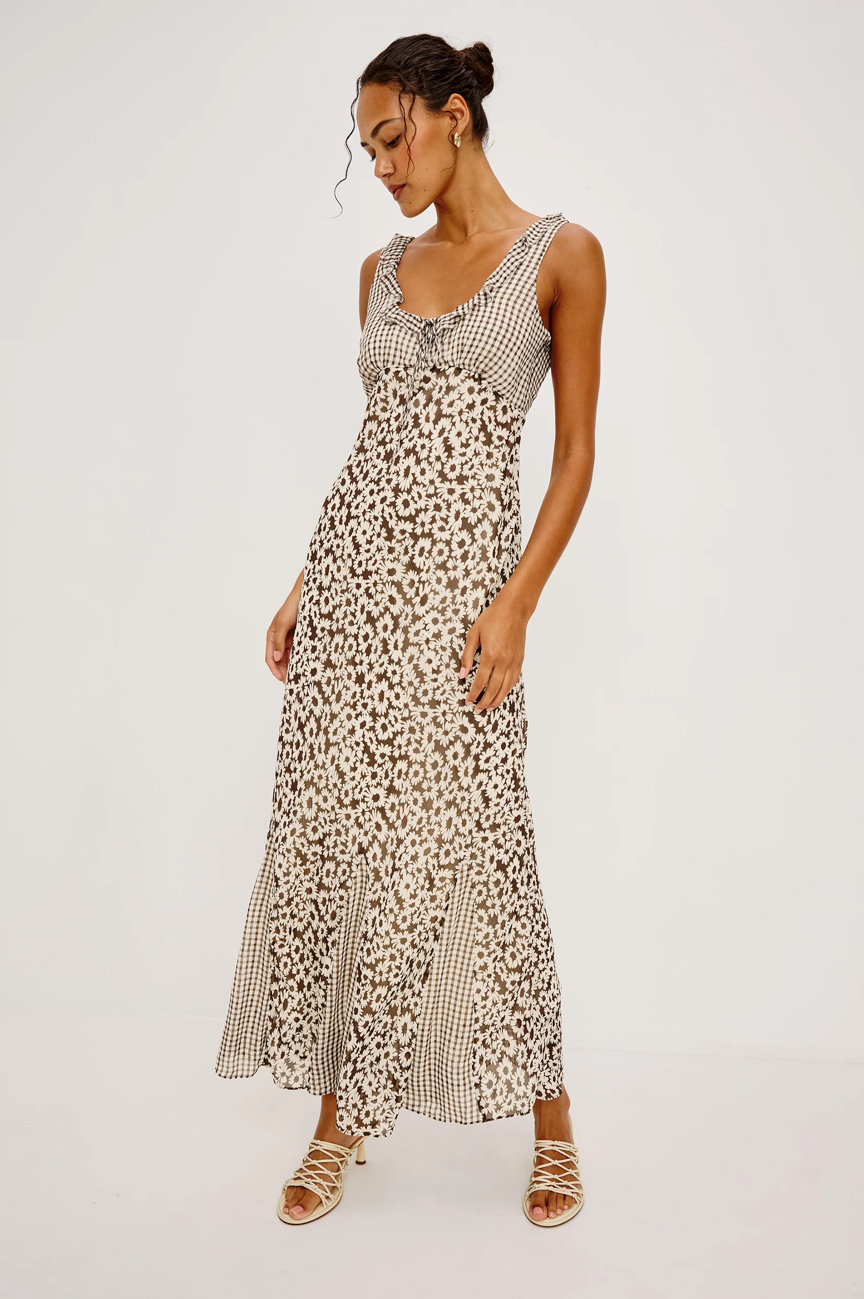 DAHLIA-ESPRESSO-DAISY-GINGHAM-MIX_3_536-168G-8589