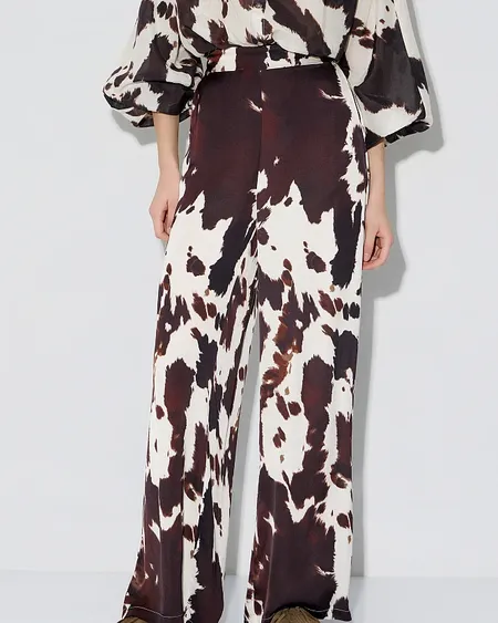 Pantalón Talle Alto Estampado De Vaca Bsb