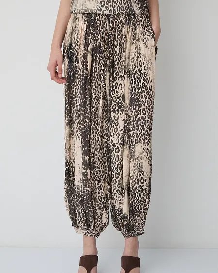 Pantalones Bombachos Con Estampado Animal Bsb