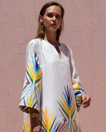 Vestido Blanco Bordados Colores Nema