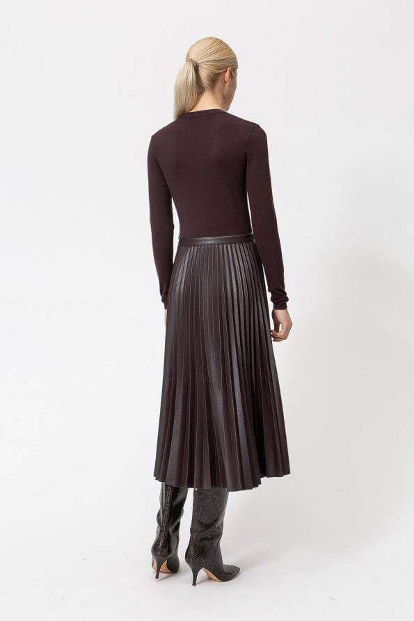 Abito-midi-con-gonna-plisse-in-ecopelle-Twinset-0-595x893