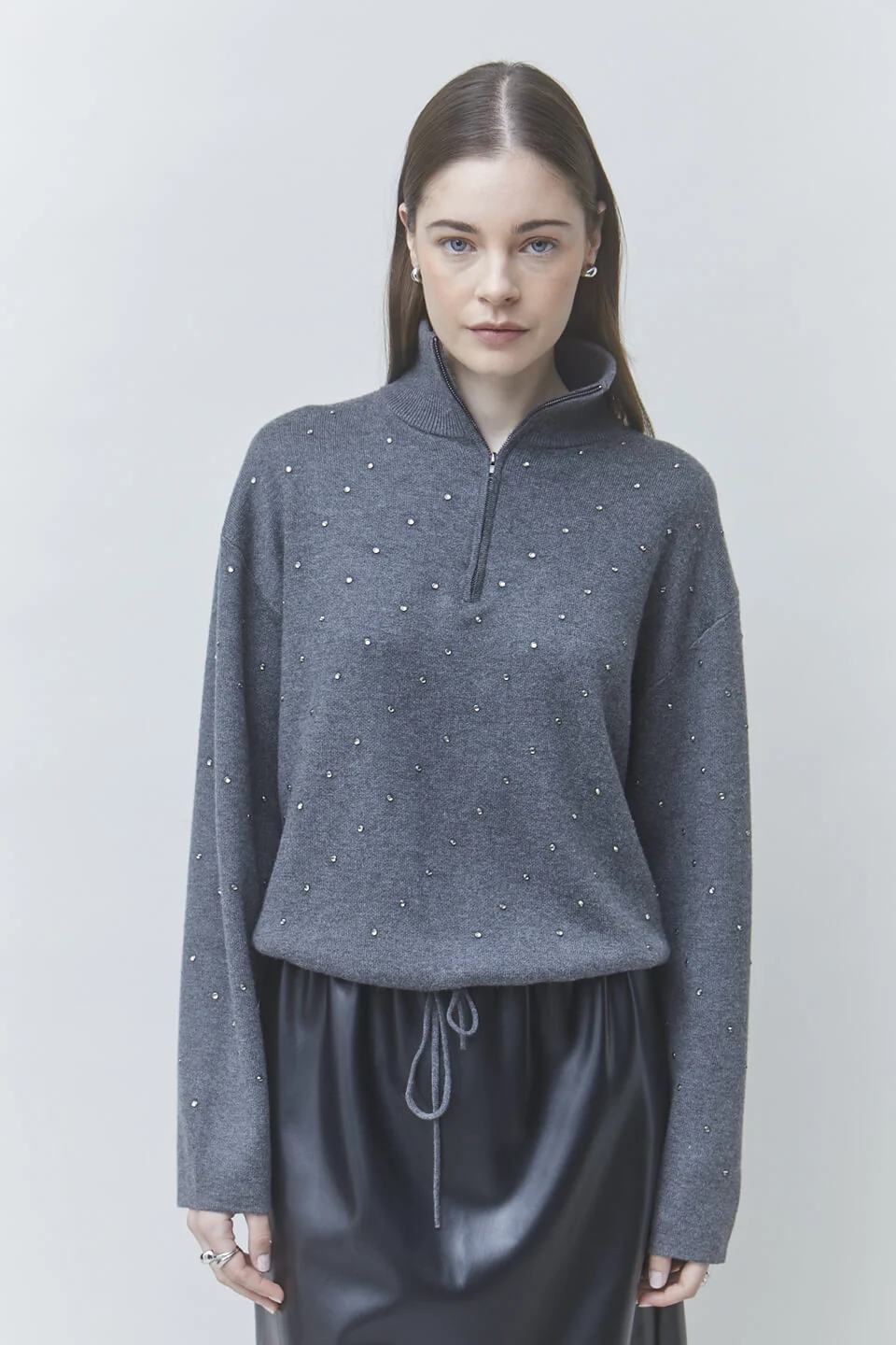 H26M01120_Carbone_01_Sweaters_Breiwerk_Suncoo_Paris_Pristo_Gebreide_Strass_Sweaters_Donkergrijs_Sienna_Goodies