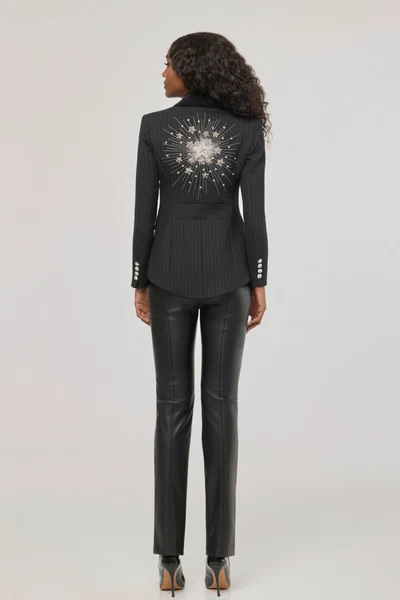 blazer-de-raya-diplomatica-con-bordado-joya-the-gardens-edicion-limitada-the-extreme-collection-1529888