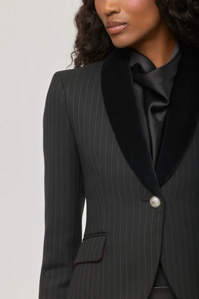 blazer-de-raya-diplomatica-con-bordado-joya-the-gardens-edicion-limitada-the-extreme-collection-4666395