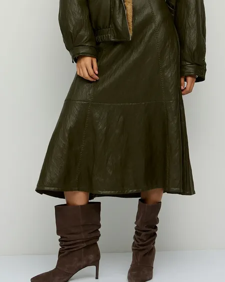 Falda Midi Efecto Piel Verde Bsb